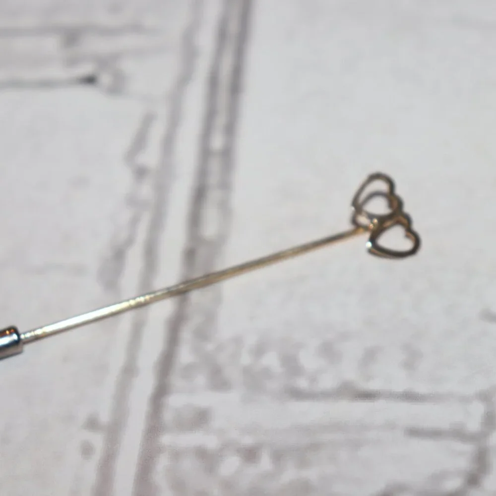 💛✨📌 VINTAGE GOLD HEART STICK PIN · 2.75